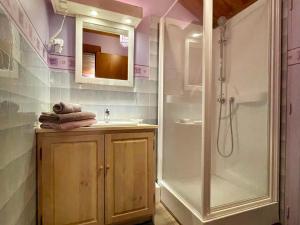 B&B / Chambres d'hotes Chambre Lilas a Alleyras - Animaux admis, Table d-hotes, Terrains spacieux - FR-1-582-514 : photos des chambres