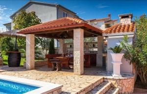Gorgeous Apartment In Stinjan With Wifi