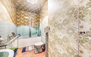 Maisons de vacances Pet Friendly Home In Bioussac : photos des chambres