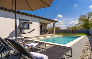 Gorgeous Home In Jursici With Wifi