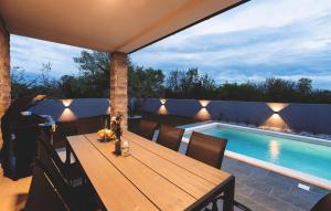 Gorgeous Home In Jursici With Wifi