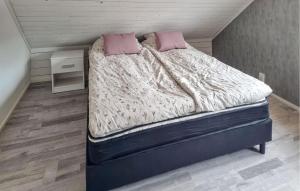 Awesome Apartment In Mullsjö With Wifi