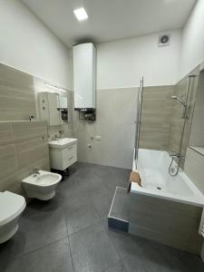 V centru Znojma s vybavením pro děti a garáží pro kola