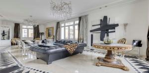 Renovated, Amazing & Huge Flat of 200 sqm Paris 16
