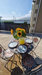 5 Bed House - Sleeps 14 - Pets - Garden - Parking