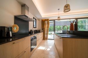 Villas Stone villa with heated pool in Gordes : photos des chambres