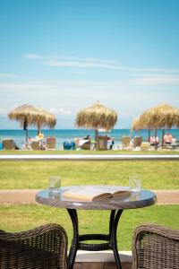 Canvas by Mitsis Messonghi