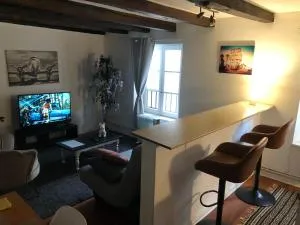 Appart Hôtel Le Victor Hugo 3 G sa pizza offerte - Jussac