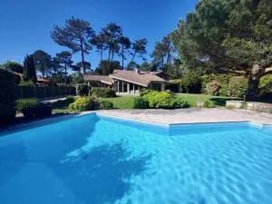 Hossegor Belle villa avec piscine pour 10 personnes. - Hossegor