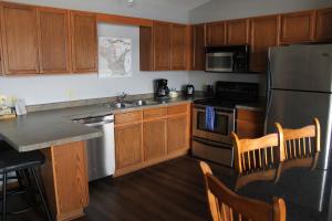 2 bed condo on Duck Lake in Eagle River