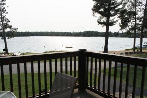 2 bed condo on Duck Lake in Eagle River - 4hvězdičkové hotely ve městě Eagle River
