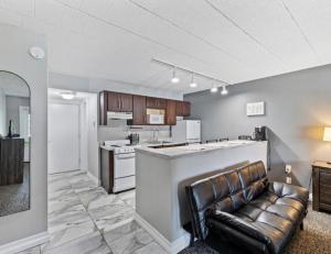 Upscale Studio in NY with Kitchen & Serene Setting