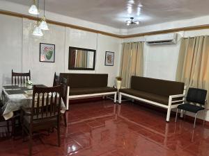 ACL Staycation Home in Imus & Kawit with mini pool Unit 3
