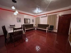 ACL Staycation Home in Imus & Kawit with mini pool Unit 3