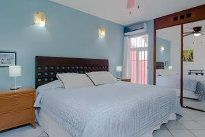 UNAHKIN AKUMAL, TULUM Beachfront Condo Relaxing