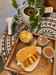 Atharvas Homestay By Goaround Homes - Nehru Enclave Metro, South Delhi