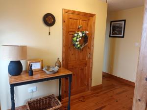 Hill House, panoramic Burren views, ideal location