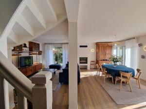 Maisons de vacances CAP MARIN DE LANCIEUX charmante et spacieuce a 50 m de la plage : photos des chambres