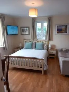 No 4 suite - West Bay