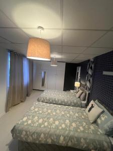 Executive Room 3 Near Southmead Hospital on suite bathroom