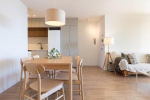 LETS HOLIDAYS Beach front apartment in Gavà Mar, Pine Beach