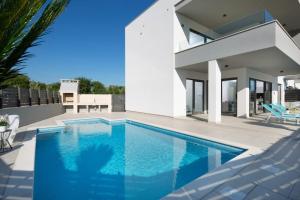 Villa Fasana - Penthouse Apartments with jacuzzi