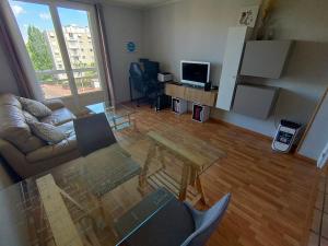 Charming 3 rooms in secure quiet residence