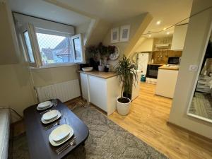 Appartements Appartement F1 meuble Duplex etage 1 : photos des chambres