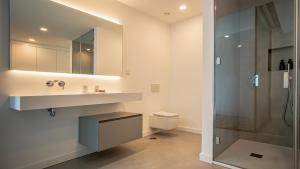 Algarve Villa for Contemporary Design & Sea Views