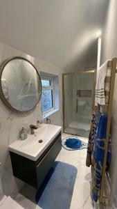 Modern & Warm homestay