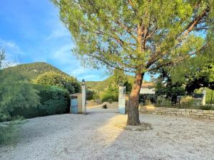 Bastide St John