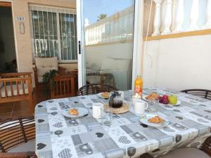 Bungalow near the beach in Torrevieja, Aguas Nuevas