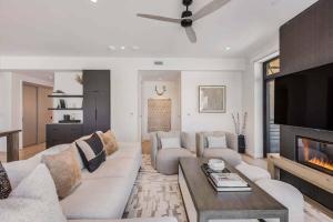 Electric Pass Lodge 302 by Snowmass Mountain Lodging