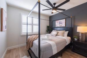 Phoenix 4 BDR Home with Gym & Hot Tub