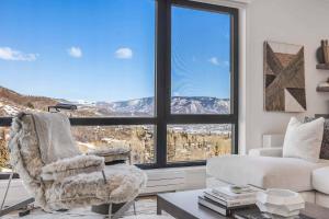 Electric Pass Lodge 302 by Snowmass Mountain Lodging