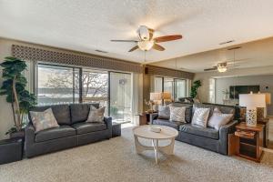 Balcony and Pool Access Cozy Osage Beach Retreat!