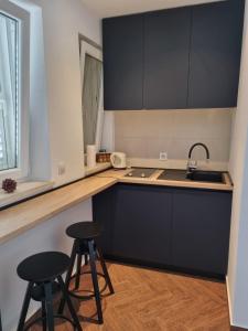 Adriatic View Studio Apartments With Shared Balcony