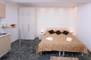 Adriatic View Studio Apartments With Shared Balcony