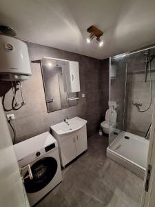 Apartman Logorun stone house 10 m from the sea