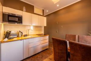 Suite Apartment Hidden Gem next Synagouge - B