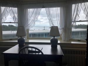 Sands Of Time Motor Inn & Harbor House