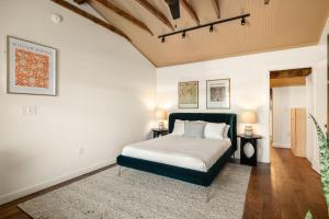 Lux Washington Park - Rooftop Patio - Free Parking