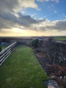 The Wee House -Coorie Doon Stays