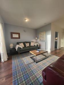 The Wee House -Coorie Doon Stays