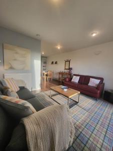 The Wee House -Coorie Doon Stays