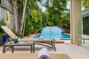 Six Beachside With Tropical Heated Pool