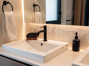 Ostrya - Luxury Condo Ski in Ski Out Tremblant
