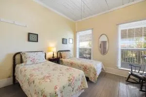 Cedar Keys Island Hotel in downtown - Suwannee