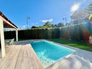 Four Bedroom Las Acacias Villa with Private Pool - Portman