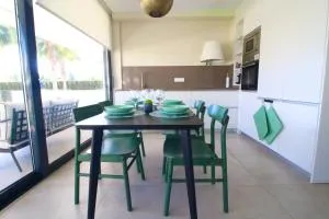 Two Bedroom Apartment in Mar de Cristal with Communal Pool - Playa de los Nietos